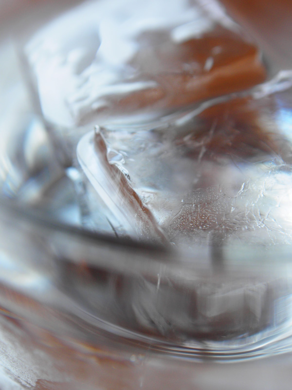 オリンパス OM-D と 12-50mmで撮影した氷の画像