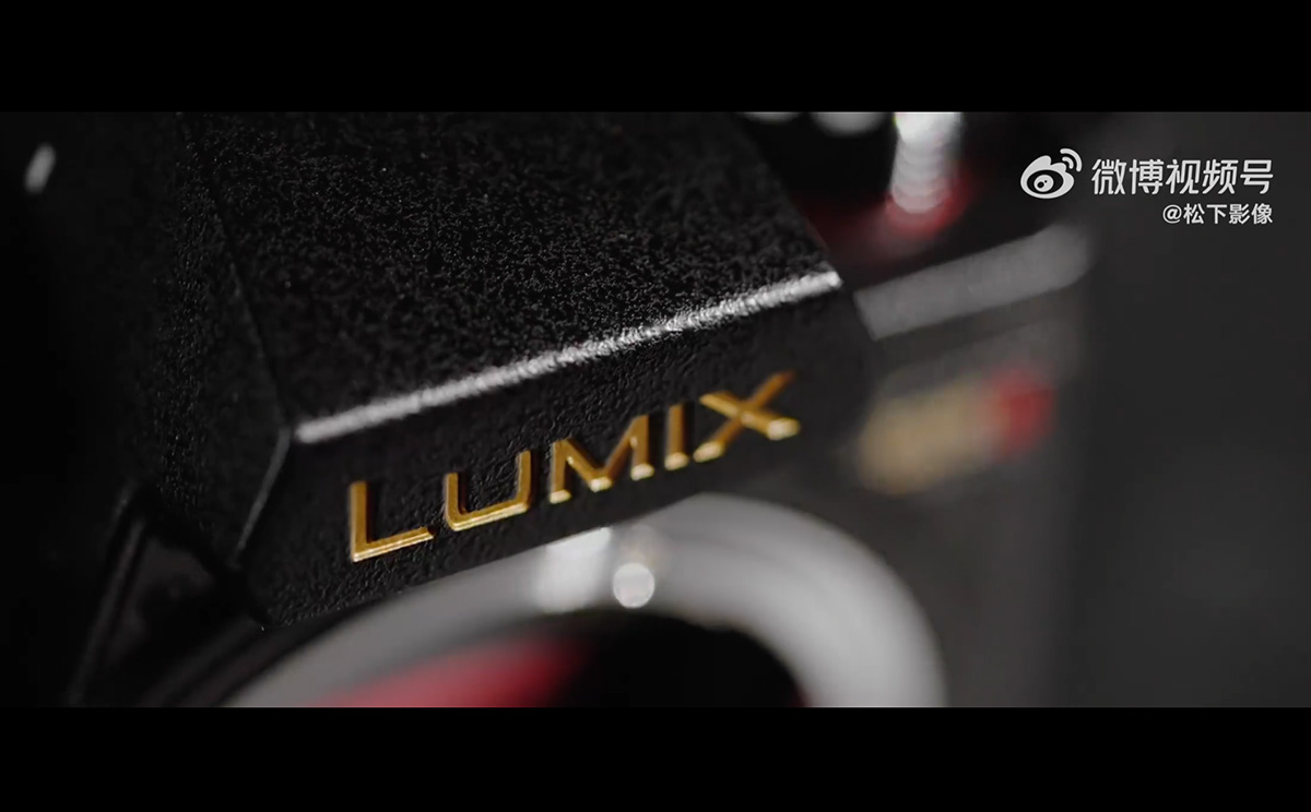 LUMIX S5II」ブラックゴールドモデル