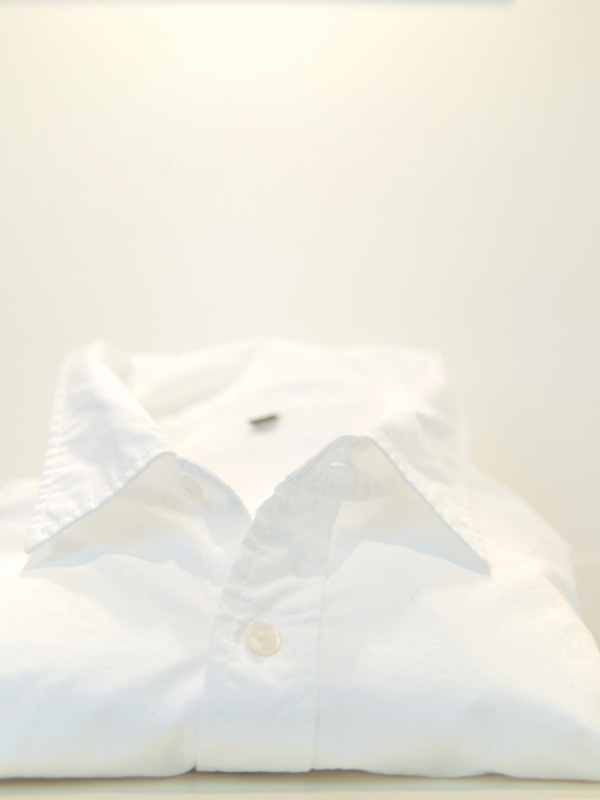 オリンパス OM-D E-M5 で撮影した無印良品のシャツ